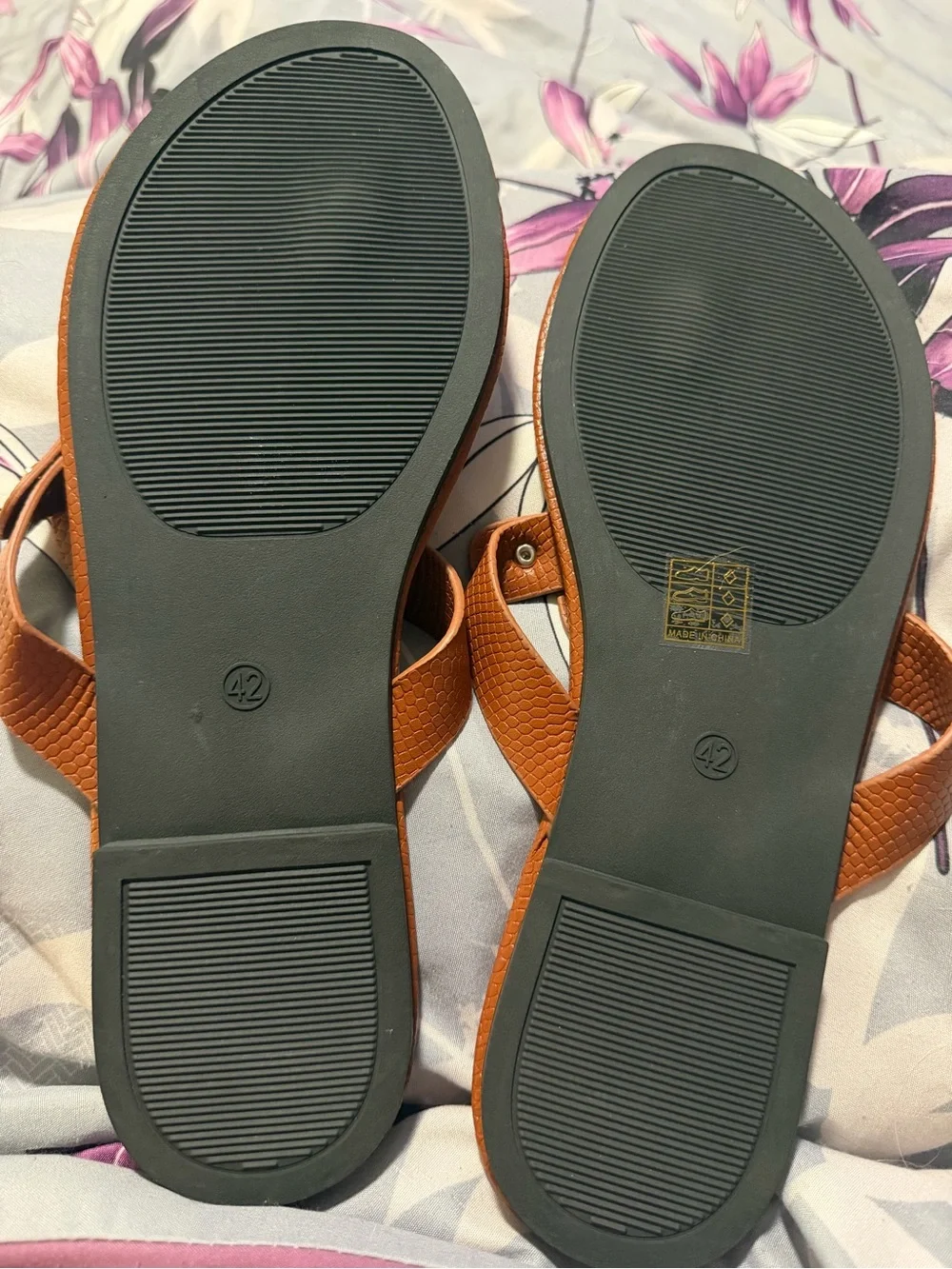 Women’s Brown Leather-Look Thong Sandals UK42 US 10